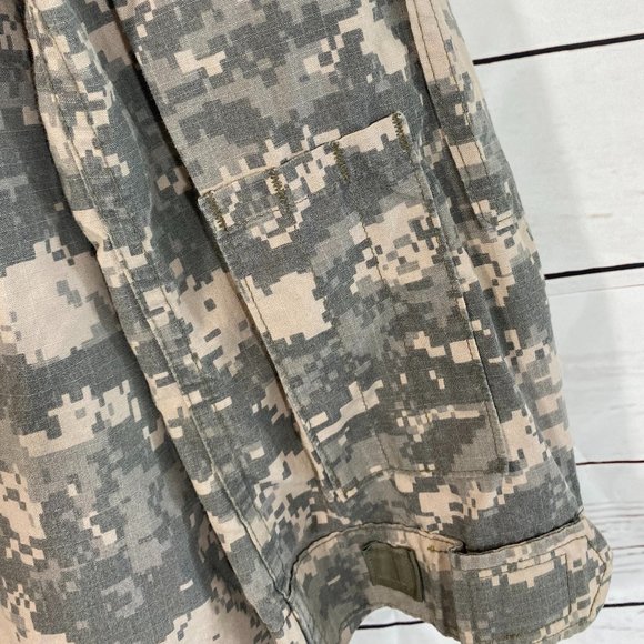 SOLD Army Combat Uniform Coat EUC Men's Size Medium / Large - Picture 9 of 11